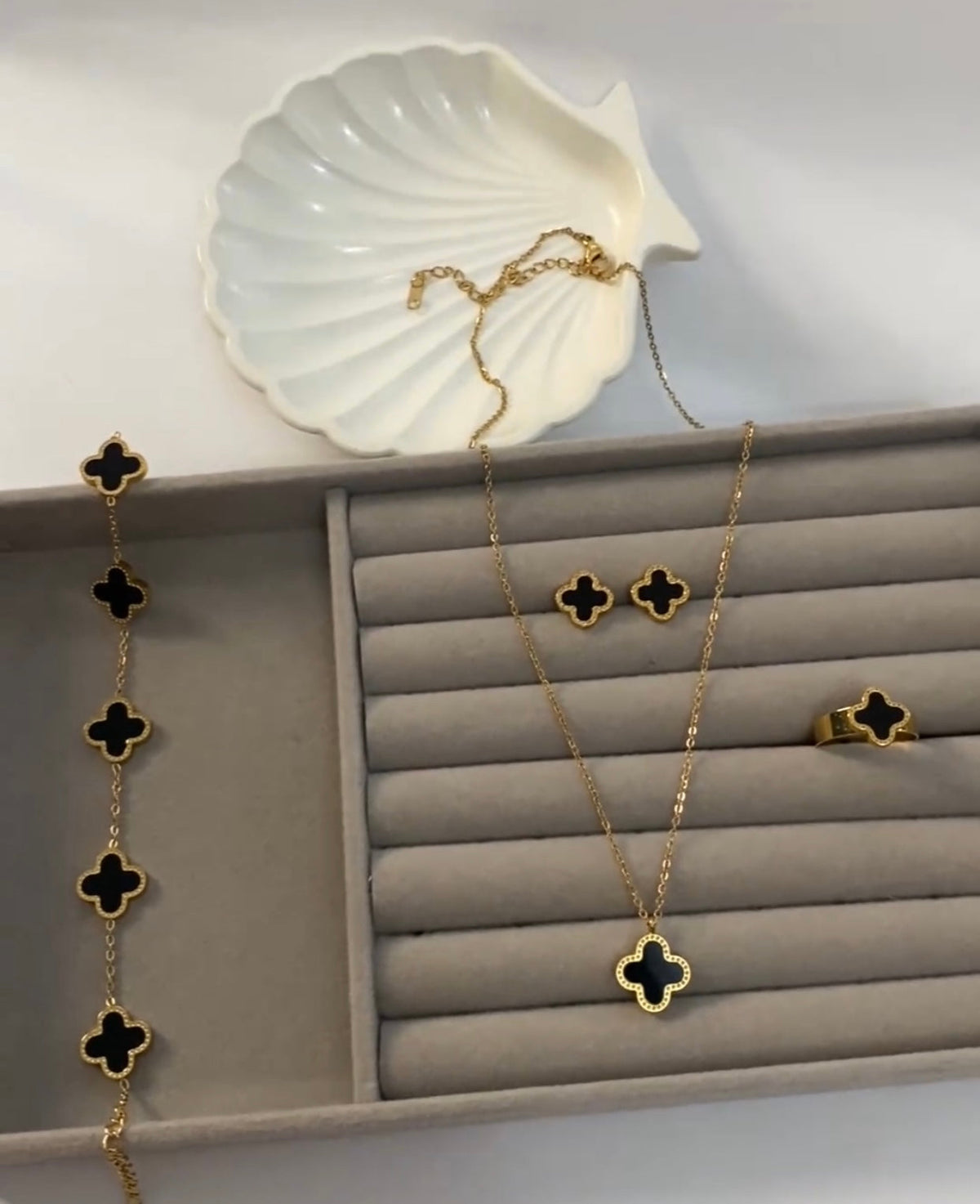 Black Elegance Jewelry Set