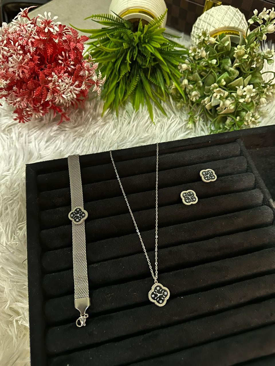 Time Elegance Jewelry Set