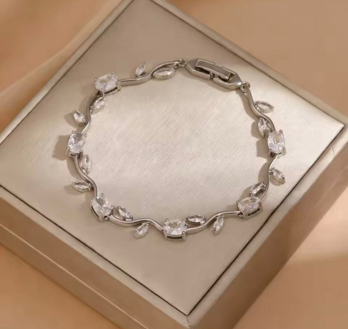 Tulip Blossom Bracelet