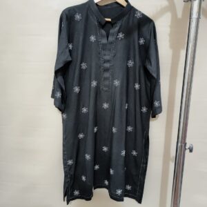 Black Embroidered Kurta with Floral Detailing