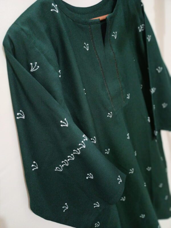 Green Embroidered Kurta with Minimalistic Patterns